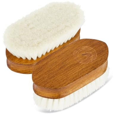 ​Equimour Ziegenhaarbürste MÄXCHEN – Pferdebürste aus Holz mit extraweichen Naturborsten – Sanfte Reinigung empfindlicher Bereiche wie Kopf, Augen, Nüstern & Stiefel – Antistatisch & edles Design
