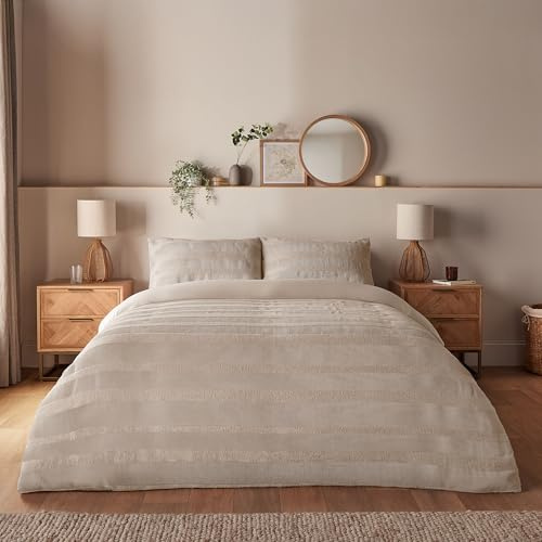 Silentnight Supersoft Textured Duvet Set - Luxury Waffle Soft & Cosy Tufted Details - Stylish Modern Duvet Quilt Cover + Pillowcase Bed Set - Easy Care Fabric with Button Fastening, Double, Natural