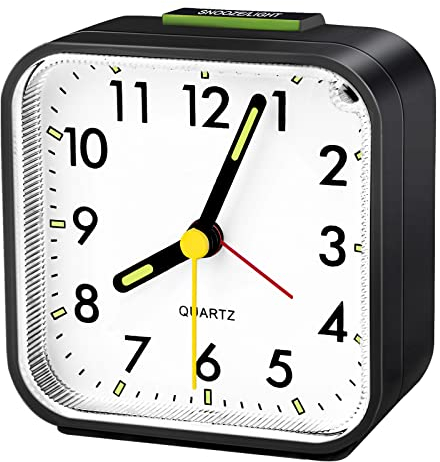 Wecker Analog Leise Ohne Ticken, Quarzwecker mit Schlummerfunktion Nachtlicht, Tragbarer Wecker Batteriebetrieben für Schlafzimmer Wohnbereich Büro Reisen