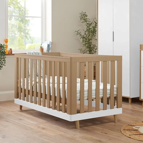 Tutti Bambini Hygge Baby Cot Bed - 3-in-1 Baby Crib, Toddler Bed & Day Bed, Convertible Baby Bed, Adjustable Mattress Height, From Birth to 4+ Years Cot Beds, Light Oak & White (140 × 70 cm)