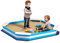 AIYAPLAY Sandkasten 133 x 108 cm Sandkiste aus Holz Sandbox mit Sitzbank, Bodenschutzfolie für 4 Kinder 3-7 Jahre Blau