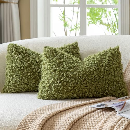 MANDIOO 2 federe per cuscini in finta pelliccia, 30 x 50 cm, colore verde oliva, decorative, in pile Sherpa, per divano, letto, soggiorno