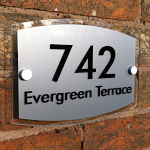 Placa de Casa Personalizada JustHouseSigns ‘Beta-L’ – Acrílico 3mm con Números y Nombre de Calle, Efecto 3D Flotante en Vinilo, Resistente a la Intemperie, 20 x 14 cm, Incluye Fijaciones
