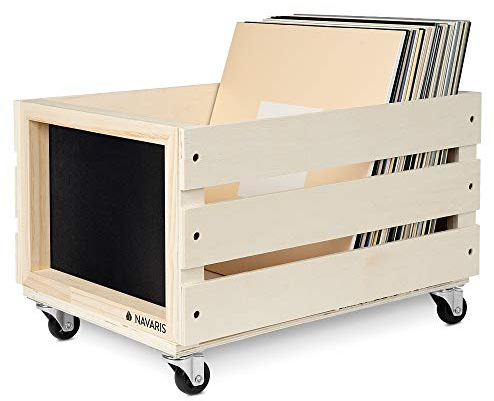 Navaris Holz Schallplatten Kiste mit Kreidetafel - mit Rädern - 42,9 x 34,4 x 28 cm - für bis zu 80 LPs - Vinyl Aufbewahrung Holzkiste - Natur