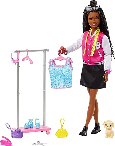 Barbie Brooklyn Filmset-Spielset - Puppe und Zubehör für kreatives Spielen, inklusive Kleiderständer, Kleiderbügel und thematischen Teilen, für Kinder ab 3 Jahren, HNK96