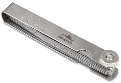 WIKISTORE PROFESSIONELLER DICHTUNGSMESSE 0,03-1,00 mm, Dichtungsmessgerät mit 32 Präzisionsblättern, Messbereich von 0,03 mm bis 1,00 mm, Unverzichtbares Werkzeug zur Messung von Zwischenräumen