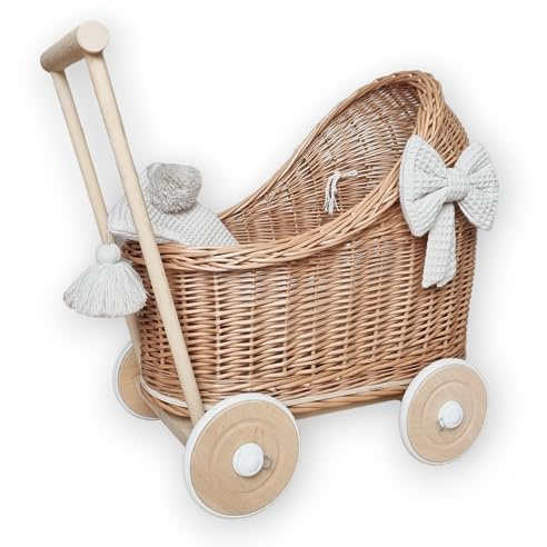 WikliBOX Passeggino per bambole in vimini di colore naturale (marrone) su ruote in legno con biancheria da letto e fiocchi, per bambini a partire da 1 anno