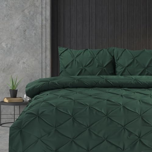 Linen Home Pintuck King Size Duvet Cover Set Bottle Green Pinch Pleat Soft Microfibre Quilt Cover with 2 Pillowcases, Easy Care Wrinkle Free Bedding Set of 3 Pcs (Bottle Green, King)
