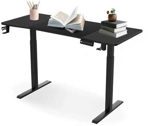 XMTECH Höjdjusterbart skrivbord elektriskt 140 × 60 cm, datorbord, 3 minnesfunktioner, kolfiberyta, typ C, kabelhantering, hörlurskrokar och mugghållare, svart