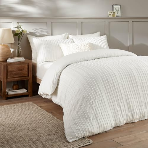 furn. Duvet Day Harrison Stripe Duvet Cover Set – Minimal Tufted Design with Soft-Touch Fabric and Easy-Care Finish (White - Super King)