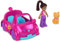 Polly Pocket Mikro-Mini-Fahrzeug aus Metall, bewegliche Puppe und Haustier-Set – Shani-Puppe mit knallpinkem Kitty-Thema, wandelbarem Auto und orangefarbenem Katzen-Sidekick-Spielset