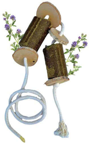 LAX Wiesenprodukte Spielseil für Pferde 1 kg (1 Stück) – Getreidefreies Beschäftigungsfutter mit Luzerne & Holzscheiben – Natürlicher & rohfaserreicher Pferdesnack