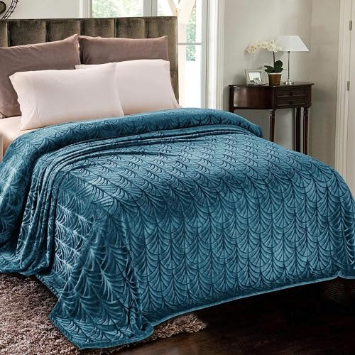 Whale Flotilla Couverture Polaire à Feuilles, 230 x270 cm, en Flanelle Douce Chaude et Confortable pour Canapé ou Lit, Convient à Toutes Les Saisons, Bleu