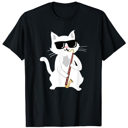 Chat jouant de la clarinette basse T-Shirt