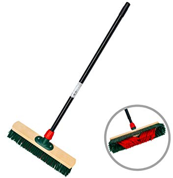 BÜMAG Kraftspar-Besen 40 cm mit V-Beborstung und Teleskopstiel - beschwingt, effizient und gut