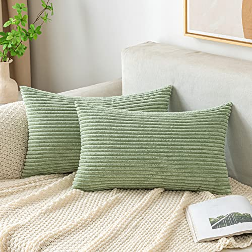 EMEMA Kissenbezug 30x50 cm Kordsamt Kissenbezüge Dekokissen Sofakissen Cord Kissenhülle Zierkissenbezug Kord Dekorative Weiche für Sofa Wohnzimmer Schlafzimmer 2er Set Bohnengrün