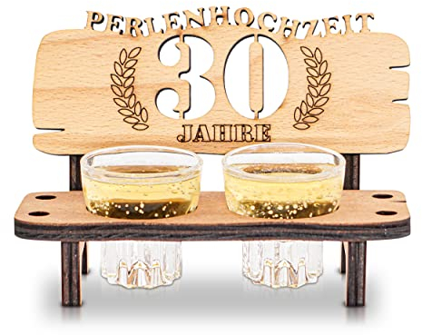 DARO Design - Schnapsbank 30. Hochzeitstag Perlenhochzeit Geschenk Deko für Paare Männer Frauen aus Holz mit Gläsern