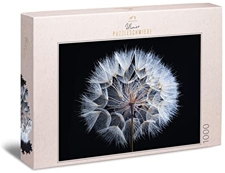 Ulmer Puzzleschmiede - Puzzle „Pusteblume“ - Klassisches 1000 Teile Puzzle Blume - Puzzle Made in Germany - Detailaufnahme Einer Reifen Löwenzahn-Pflanze - Hervorragende Blumen-Makro-Fotografie