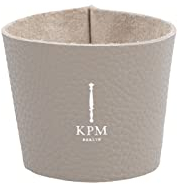 KPM Berlin KURLAND Ledermanschette für To-Go Becher Kaffeebecher Porzellan von KPM Berlin, grau mit weißem Logo