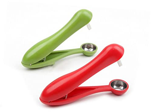 ULTECHNOVO Cherry Pitter and Olive Corer Handheld Fruit Seeder Tool for Kitchen Use, Stainless Steel Core Remover Ergonomic Handle, Suitable for Cooking and Food Preparation Random Color