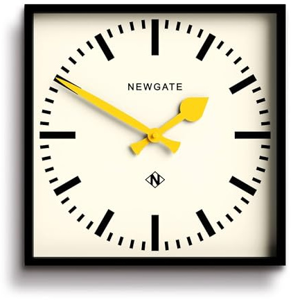 NEWGATE® Number Five Reloj de Pared | Reloj de estación Moderno de inspiración Retro Cuadrada | 40cm | Negro con Manos Amarillas | Estilo de Mediados de Siglo para Cocina, salón u Oficina