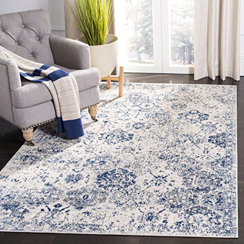 Safavieh Tapis de Sol Vieilli pour Salon, Salle à Manger, Chambre à Coucher - Madison Collection, Tapis à Poil Court, Blanc et Bleu Royal, 122 X 183 cm