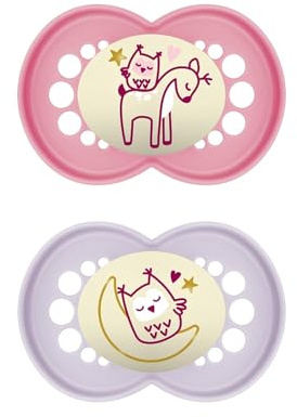 MAM Original Night Schnuller im 2er-Set, leuchtender & zahnfreundlicher Baby Schnuller aus nachhaltigen & bio-erneuerbaren Materialien, mit Schnullerbox, 16+ Monate, Reh/Eule