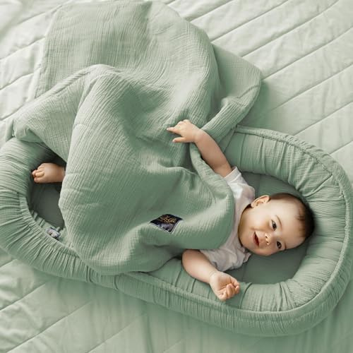 PaLulli® 2in1 Babynest mit Babydecke aus 100% Musselin Baumwolle Premium Kuschelnest Babynestchen 100x60cm Klettverschluss-Klappe Nestchen Wickelauflage Kuschelbett Kokon Decke (Salbei grün)
