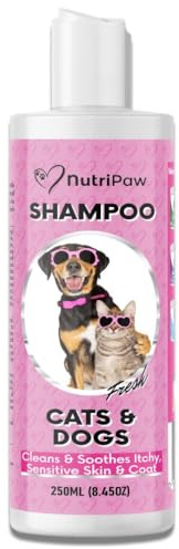 NutriPaw Shampoo for Dogs & Cats - Ideal for Sensitive, Itchy Pets - Soothes Dry Skin - Nourishes Skin & Coat - Oat Milk, Aloe Vera, Peppermint - Suitable for All Ages, Sizes & Breeds