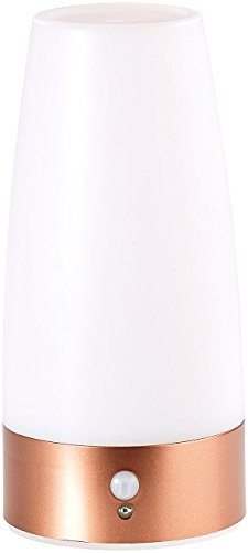 Lunartec Tischlampe Batterie: LED-Tischlampe mit PIR-Bewegungs-Sensor, batteriebetrieben, warmweiß (LED Tischleuchte Batterie, Nachttischlampe mit Batterie, Lampe Bewegungsmelder innen)