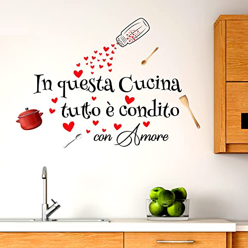 Adesivi murali cucina frasi in questa cucina tutto è condito con amore Wall Stickers scritta per la casa Citazione con amore Adesivo da parete decorazione murale con pentola mestolo e cuori SMALL