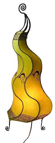 Lámpara de suelo marroqui, de cuero natural tintado y pintado a mano con alheña o henna, modelo Mogador Geco 90 cm Color amarillo