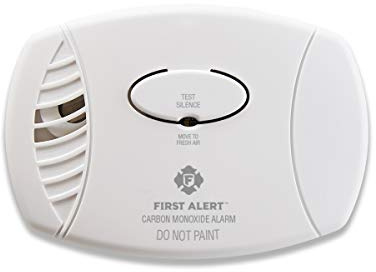 First Alert Carbon Monoxide Detector, Plug-In Alarm with Battery Backup, CO606, White, 1-Pack