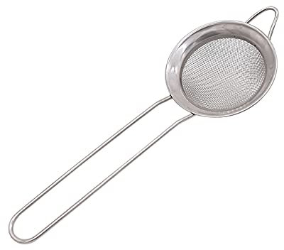 TRIXES Straining Sieve - Loose Leaf Tea Strainer - 6.7cm Diameter - Small Metal Kitchen Utensil - Fine Mesh Sifter with Handle - Filter for Straining Tea Leaves or Dusting Cakes