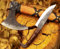 CraftTal 2 in 1 Wikinger-Axt mit Rabenkopf messer Geschmiedet 1095 Kohlenstoffstahl Palisandergriff Nordische Camping-Überlebensaxt mit leder scheide