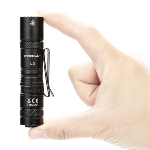 PIOOCAN Torcia LED Potente Professionale 1200 lumen,Mini Torcia LED Ricaricabile, Tattica Torcia Tascabile Potente,4 Modalità IPX6 Impermeabile per Campeggio, Escursionismo, Riparazione e Emergenza