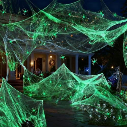 Juego de decoración de telaraña luminosa con 50 arañas artificiales, accesorios de miedo para interiores y exteriores, Halloween, tela elástica de 100 g, color blanco