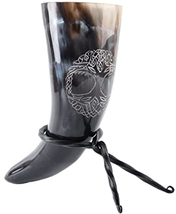 Battle-Merchant | Högkvalitativ viking drickhorn med stativ och yggdrasil-motiv | nötköttshorn graverad i en uppsättning med hornstativ | medeltida methorn upp till 300 ml