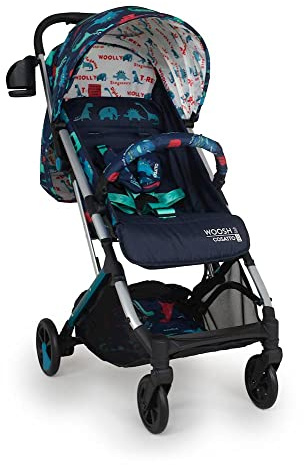 COSATTO Woosh 3 - Leichter Kinderwagen ab Geburt bis 25kg.Einfaches Zusammenklappen mit 1 Hand,kompakt, Teleskopgriff,extra großer Einkaufskorb,Becherhalter, Stoßstange & Regenschutz (D for Dino)