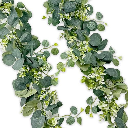 2 Stück Eukalyptus Girlande, 180cm Künstliche Girlande Eukalyptus Hängende Girlande Grün mit Weiße Blumen Silberdollar Eukalyptusranke für Hochzeiten Partys Esstische Kaminsimse Treppen Türrahmen