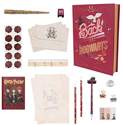 Harry Potter Set di Cancelleria, Set da Scrittura Hogwarts, Include Taccuino, Buste, Carta, Adesivi, Penna a Bacchetta, Graffetta, Gomma, Temperamatite, Scatola