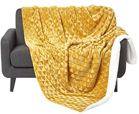 HOMESCAPES Plaid Polaire Ultra Doux Jaune doré et Revers Sherpa, jeté de canapé ou Dessus de lit, 200X230 cm