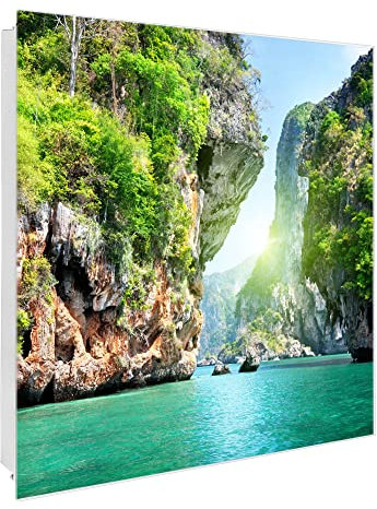 banjado Großer Schlüsselkasten Glas - Schlüsselbox 30x30cm mit 50 Haken - Schlüsselkasten modern für Schlüsselaufbewahrung mit beschreibbarer, magnetischer Glastür - Motiv Bucht Berge