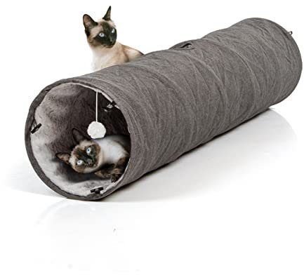 CanadianCat Company | XXL Spieltunnel für Katzen mit Kuschelfell | grau | ca. 35 x 150 cm - Variable Form, integriertes Katzenspielzeug