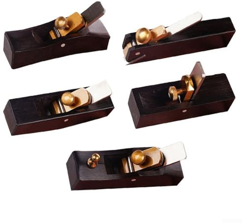 Un mini rabot indispensable qui excelle au chanfreinage tout en offrant une finition lisse sur tous les types de bois (A)