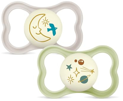 MAM Air Night Succhietto 6-16 Mesi (Set da 2), Ciuccio MAM 6-16 mesi che si illumina al buio per pelli sensibili, Kit da 2 accessori neonato con tettarella in silicone e porta ciuccio, Neutro/Verde