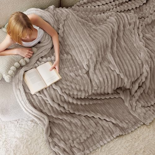 BEDSURE Kuscheldecke Flauschig - Wolldecke & Fleecedecke, Sofadecke, Weiche Warme Grobe Korddecke für Zimmer Deko, Wohn- & Kuscheldecken, Tagesdecke, Große Decke, Braun, 230 x 270 cm