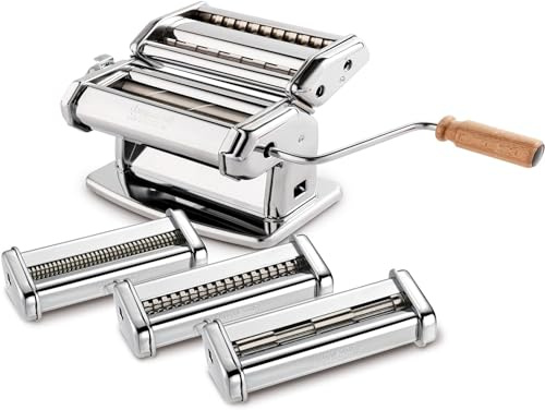 Imperia Gourmet Pasta Factory. Pastamaskin med tillbehör tillverkad i Italien. Manuell skärare och pastaskärare för trenetter, småkakor, fettuccine, lasagnette, papardelle. Presentset