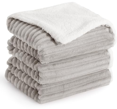 Aisbo Kuscheldecke Flauschig Decke Beige - Dicke Cord Sherpa Decke Warm 220x240 XXL als Sofadecke Couchdecke, Weich Kuschelige Decke Wohndecke, Sofa Couch Große Decke Überwurf, Plüsch Decke Winter