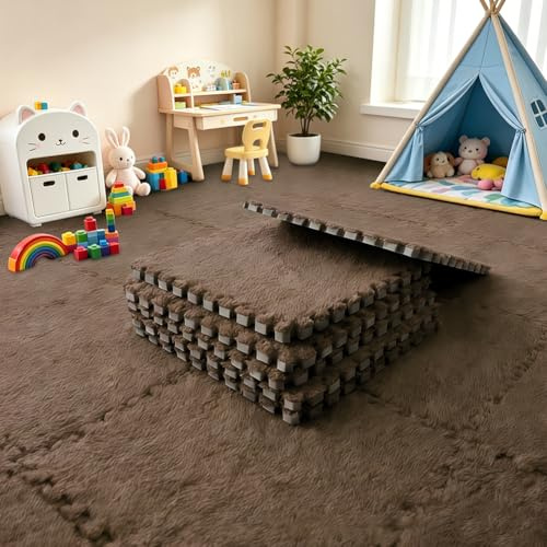 Lot de 12 dalles de sol emboîtables en mousse en peluche - 30 x 30 cm - Pour salon et chambre à coucher - Tapis de jeu doux - Carreaux de sol en mousse emboîtables (marron foncé)